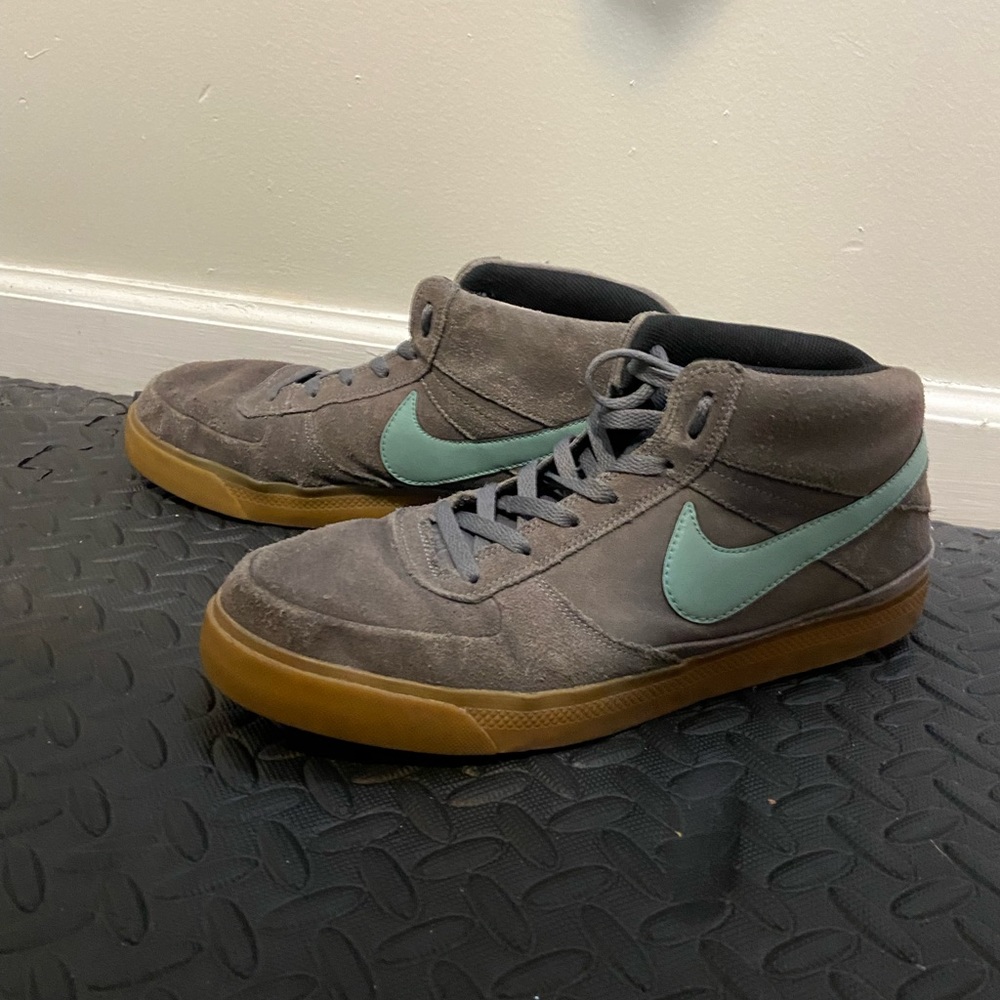 NIKE SB MAVRICK MID II SHOES MEN'S SUEDE 2014 NIB GREY. SIZE 13.